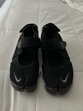 Nike Black Split-Toe Mesh